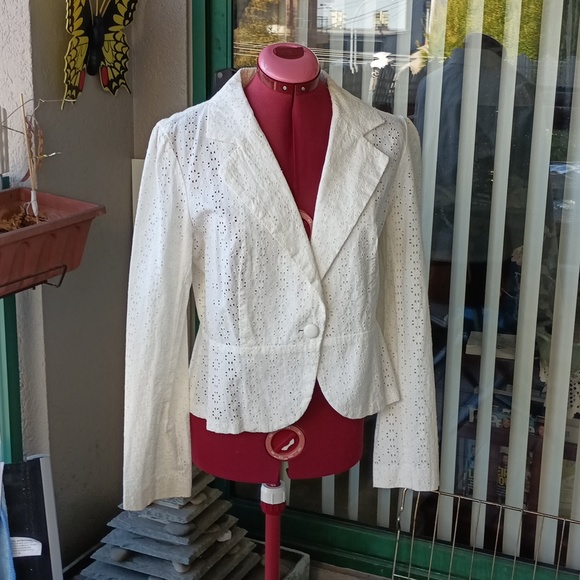 Bryan 's cream coloured light weight blazer - Picture 1 of 6